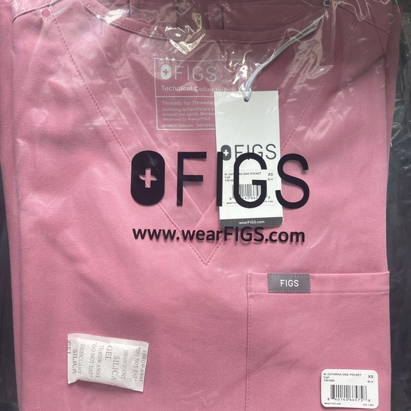 Figs Catarina One Pocket Chalk Pink Top 💕 - Picture 4 of 5